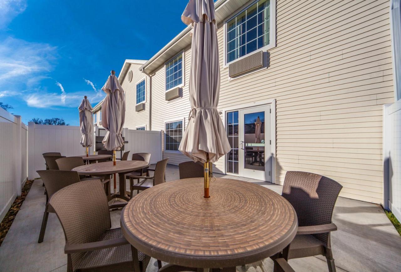 Cobblestone Inn & Suites - Holdrege Exterior foto